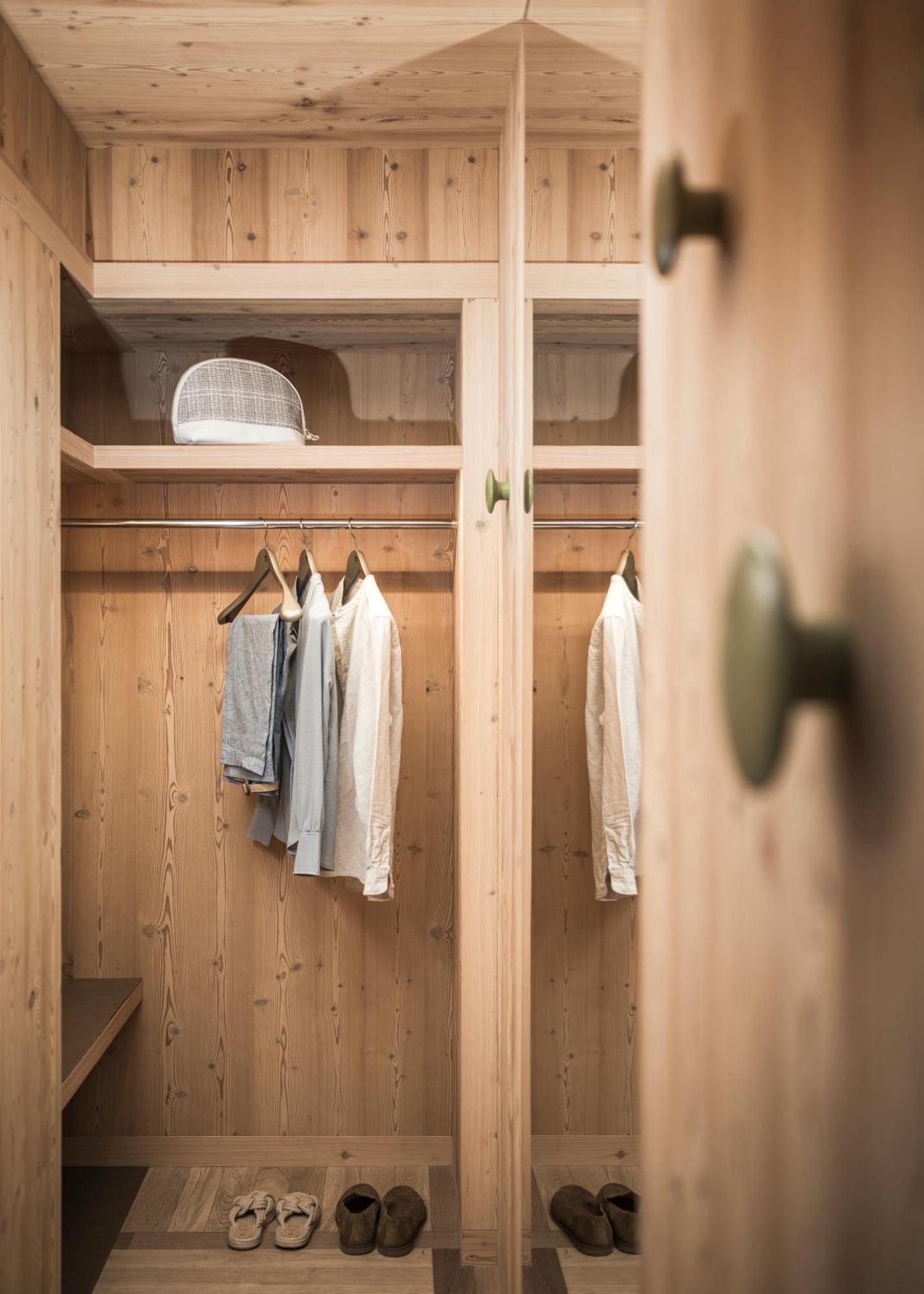 Falkensteiner Hotel Kronplatz - The Leading Hotels Of The World (Adults Only) Riscone Camera foto A wardrobe